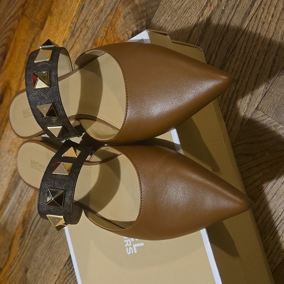 Michael Kors Flats - Picture 3 of 8